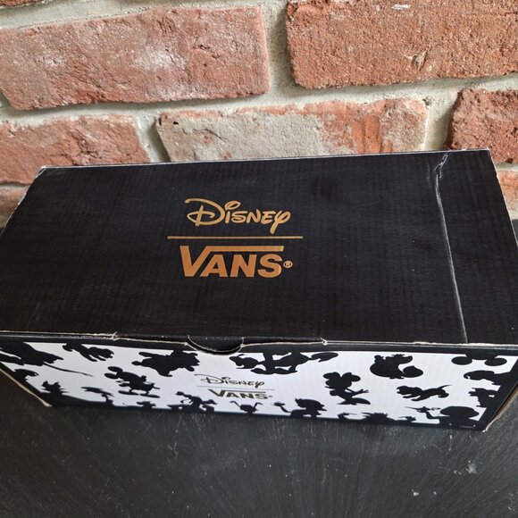 VANS Mickey Mouse Slip-On Sneakers NEW IN BOX - Picture 5 of 7